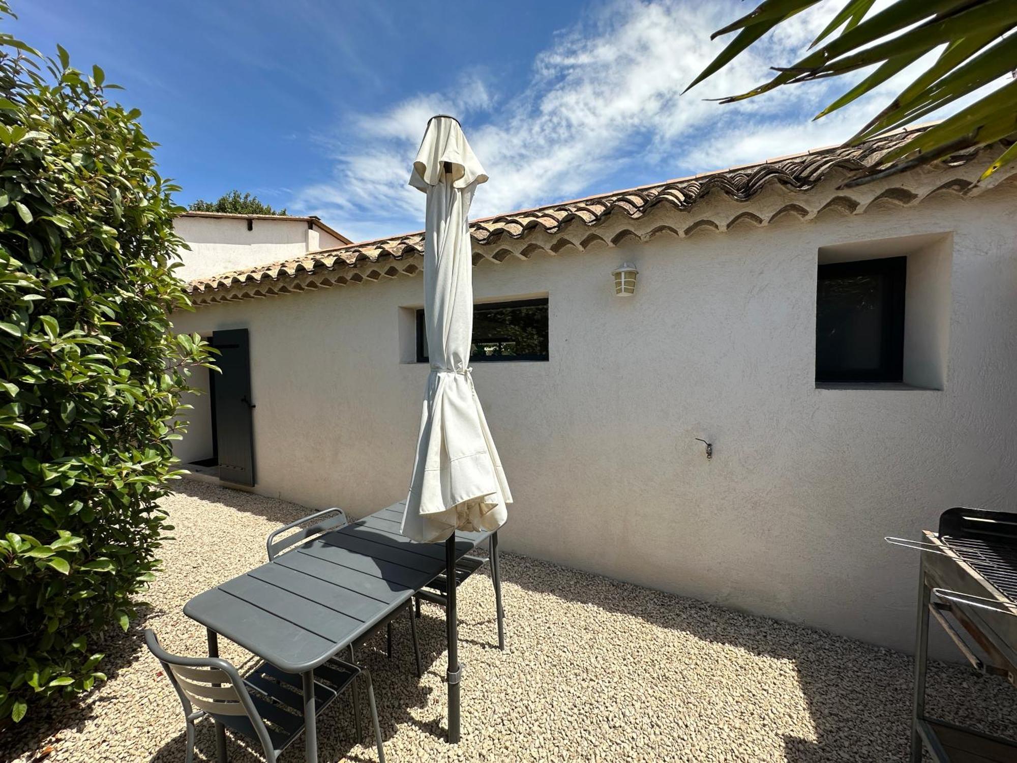 Maison Contemporaine Avec Piscine Privee Chauffee, Entre Plages Et Provence, Borne 11 Kw Istres Exterior foto